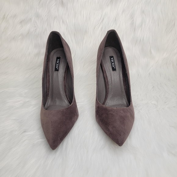 Grey suede pointed toe stiletto heels. - Picture 2 of 9